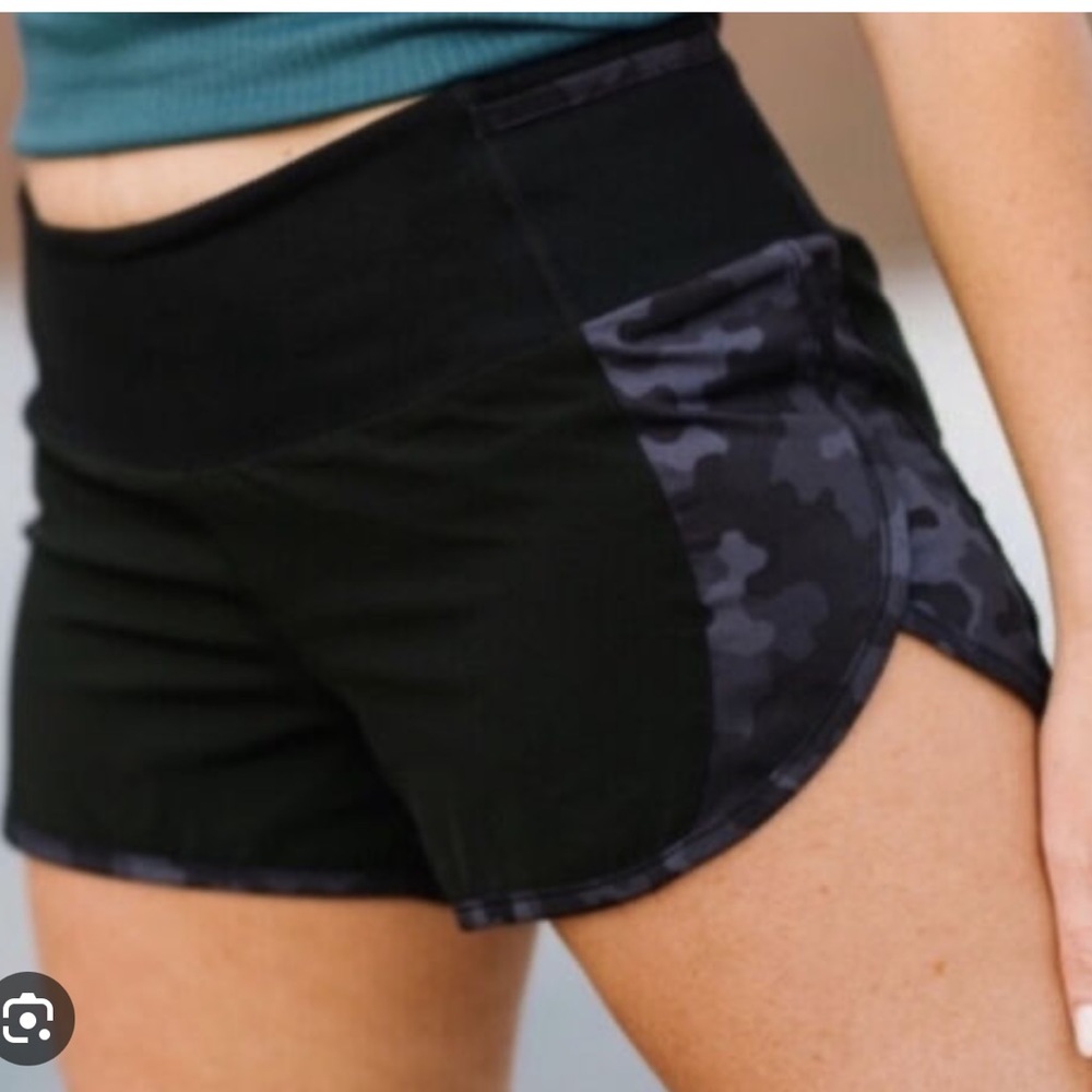 Black Zyia Camouflage Women's Shorts NWT 2XL